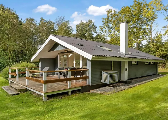 Dimo - 30km From The Sea By Interhome